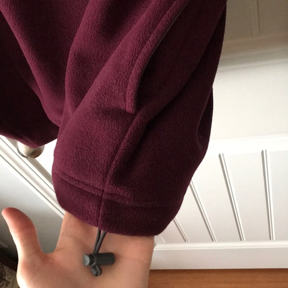GAP burgundy fleece - Picture 3 of 3